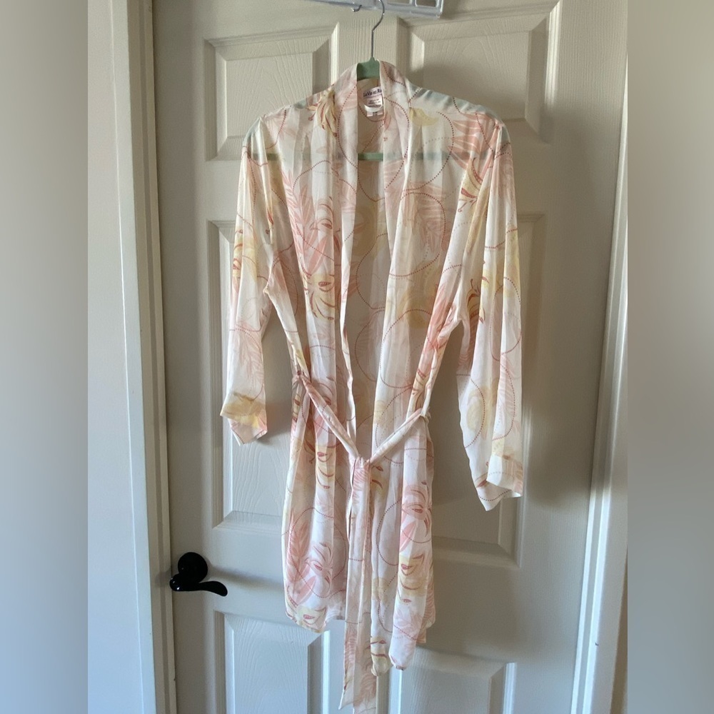 La Vie en Rose kimono. Size S/M. pink in colour.